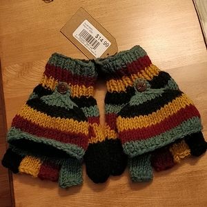 NWT fingerless button gloves/mittens.